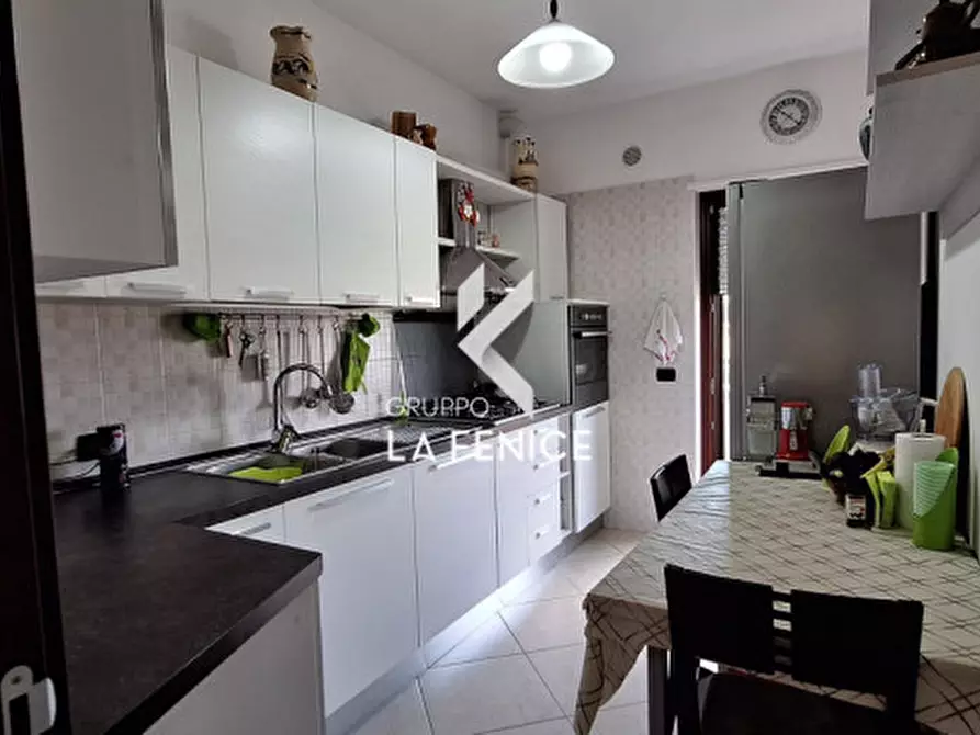 Immagine 20 di Appartamento in vendita  in via Carlo III di Borbone a Locorotondo