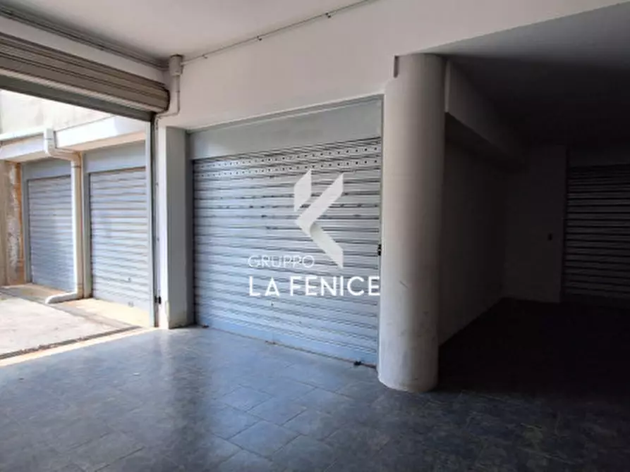 Immagine 41 di Appartamento in vendita  in via Carlo III di Borbone a Locorotondo
