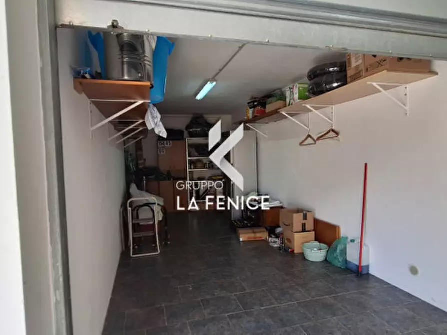 Immagine 46 di Appartamento in vendita  in via Carlo III di Borbone a Locorotondo
