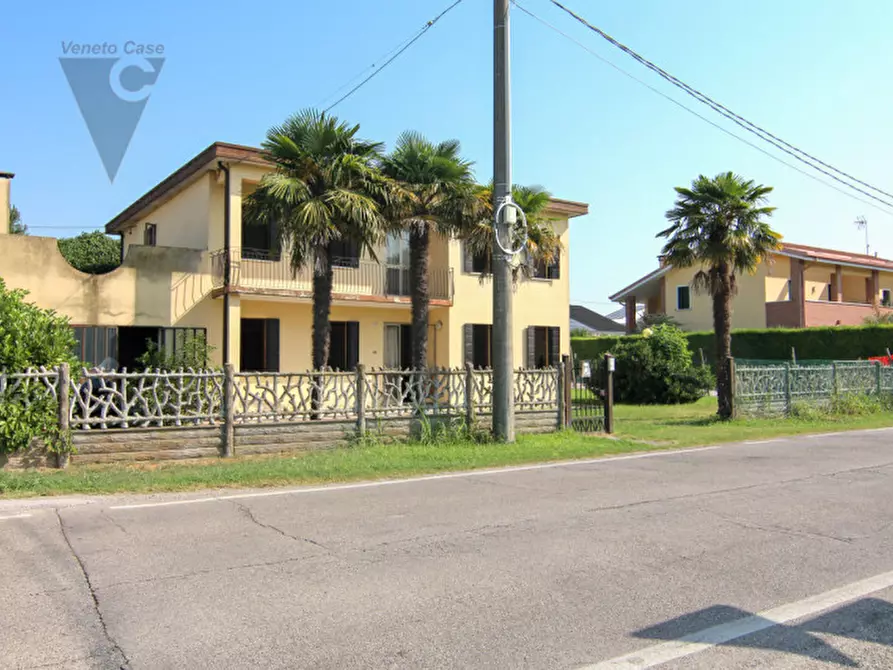 Immagine 1 di Casa bifamiliare in vendita  a Sant'angelo Di Piove Di Sacco