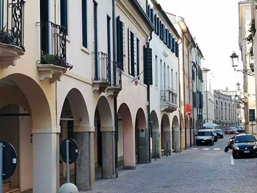 Immagine 1 di Palazzo in vendita  a Padova