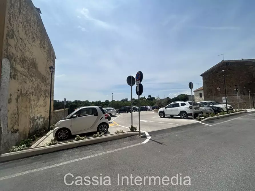 Immagine 23 di Negozio in vendita  in Via Termo Larte 96 a Nepi
