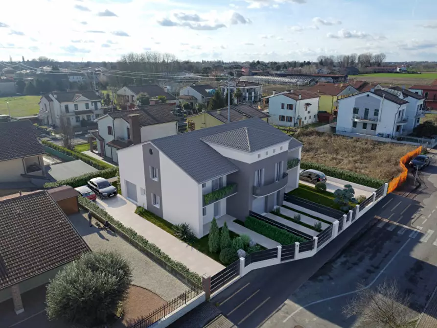 Immagine 1 di Casa trifamiliare in vendita  in VIA SAN LUIGI ORIONE a Borgo Veneto