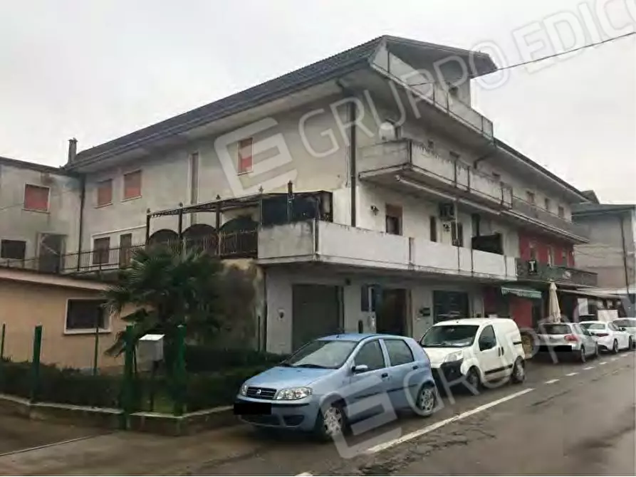 Immagine 1 di Palazzo in vendita  in Via Calcinaro 751 a Salizzole