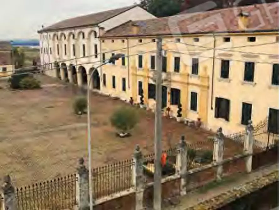 Immagine 20 di Palazzo in vendita  in Via Calcinaro 751 a Salizzole