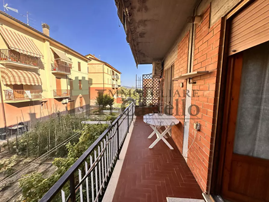 Immagine 2 di Appartamento in vendita  in Via Renato Fressoia a Castiglione Del Lago