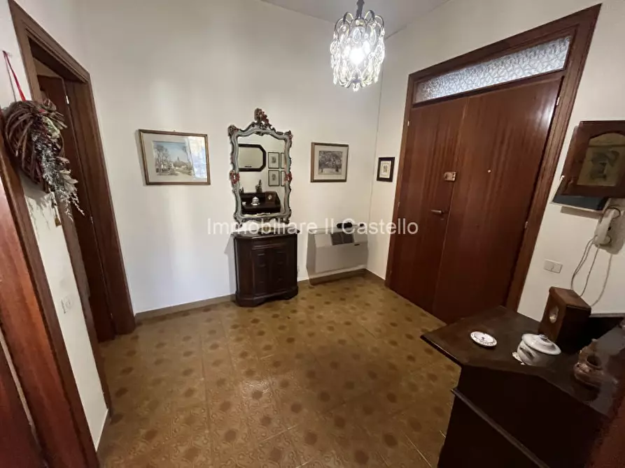 Immagine 11 di Appartamento in vendita  in Via Renato Fressoia a Castiglione Del Lago