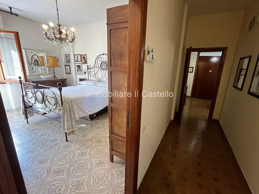 Immagine 16 di Appartamento in vendita  in Via Renato Fressoia a Castiglione Del Lago