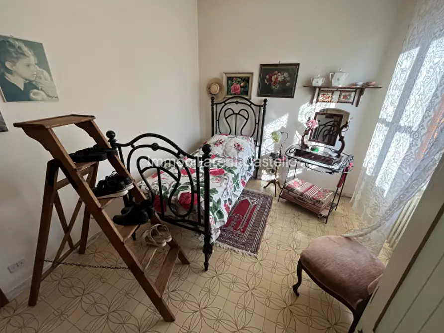 Immagine 20 di Appartamento in vendita  in Via Renato Fressoia a Castiglione Del Lago