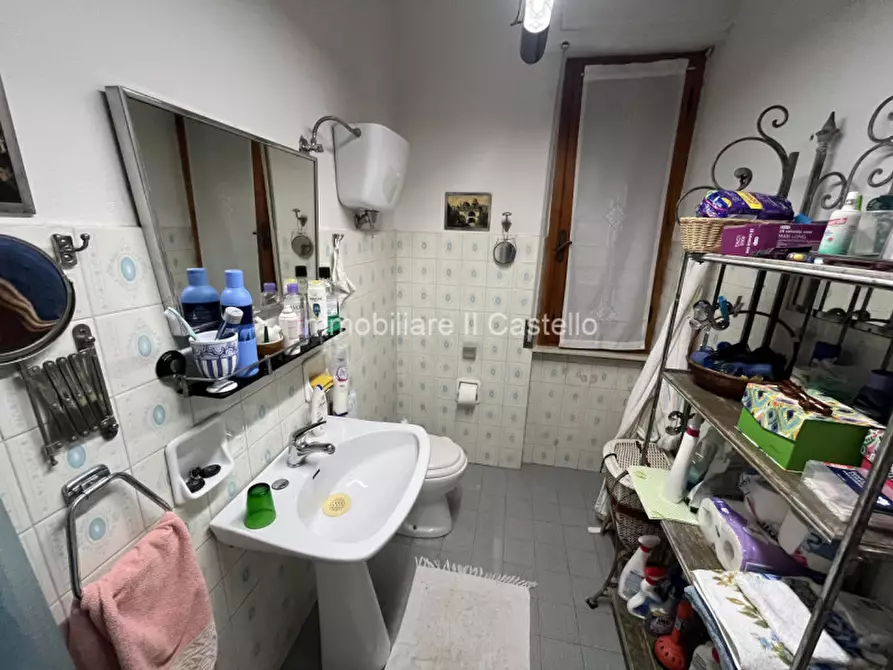 Immagine 22 di Appartamento in vendita  in Via Renato Fressoia a Castiglione Del Lago