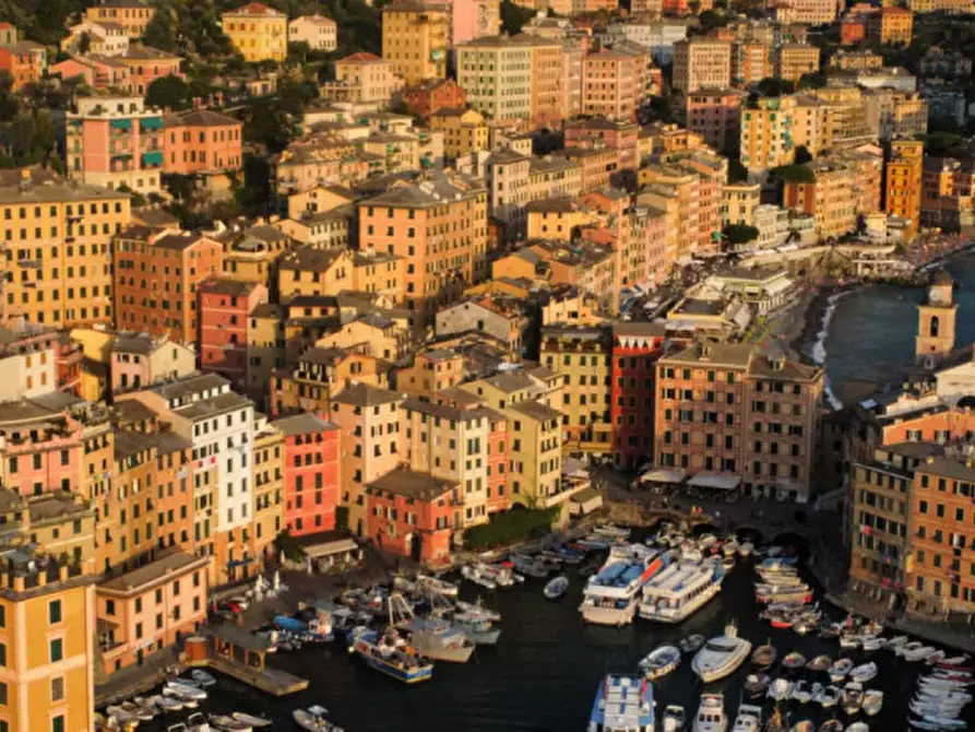 Immagine 3 di Appartamento in vendita  in Via Garibaldi a Camogli