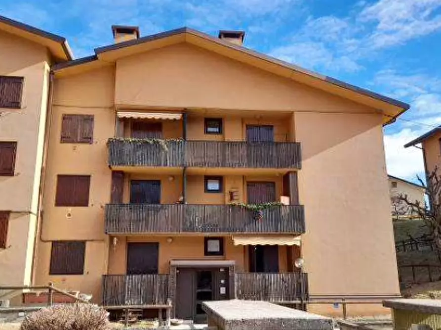 Immagine 1 di Appartamento in vendita  in CONTRÀ SELLA 80 a Tonezza Del Cimone