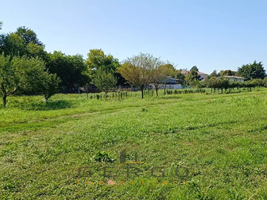 Immagine 1 di Terreno in vendita  in via Ortigara a Paese