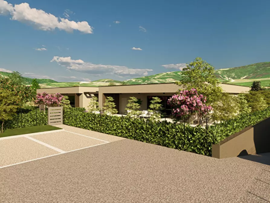 Immagine 13 di Villa in vendita  a Costermano sul Garda