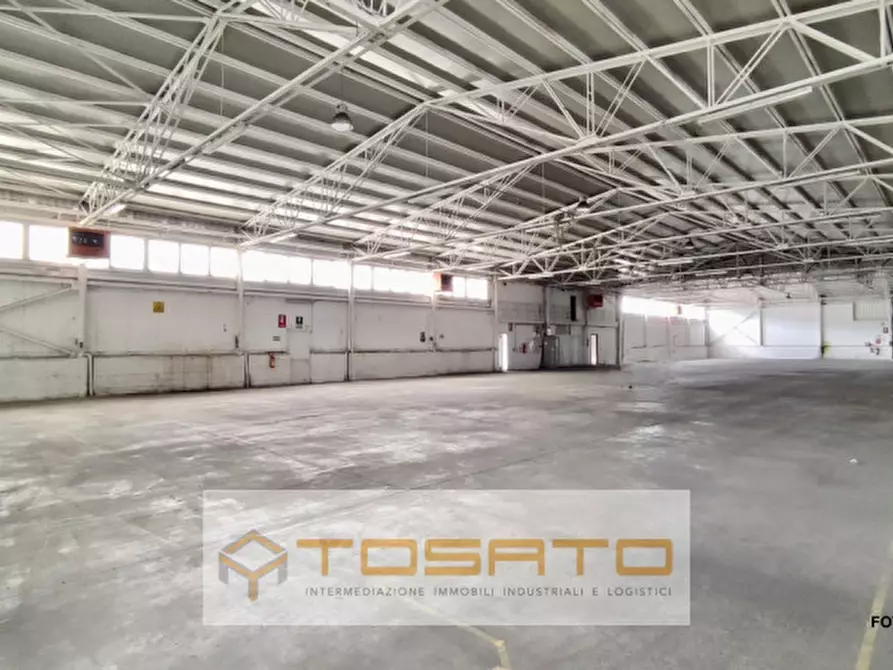 Immagine 4 di Capannone industriale in affitto  a San Martino Buon Albergo