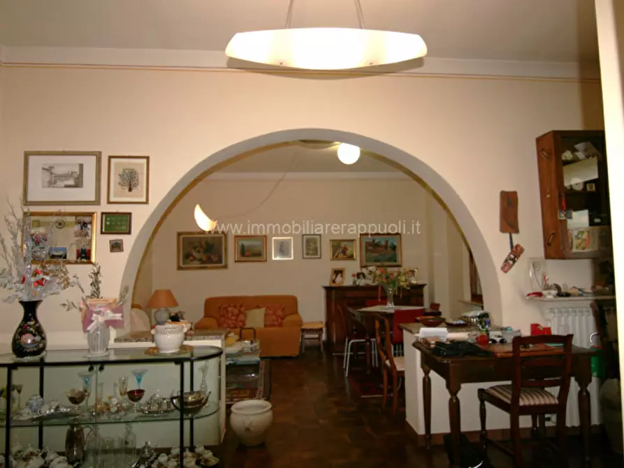 Immagine 2 di Appartamento in vendita  a Sinalunga