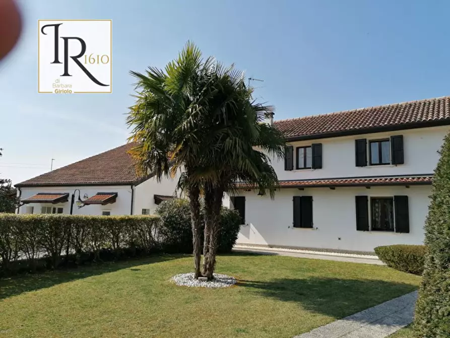 Immagine 1 di Casa indipendente in vendita  a Giacciano Con Baruchella