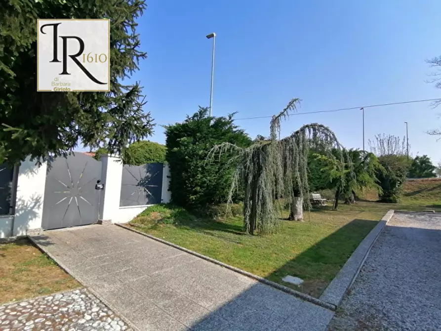 Immagine 14 di Casa indipendente in vendita  a Giacciano Con Baruchella