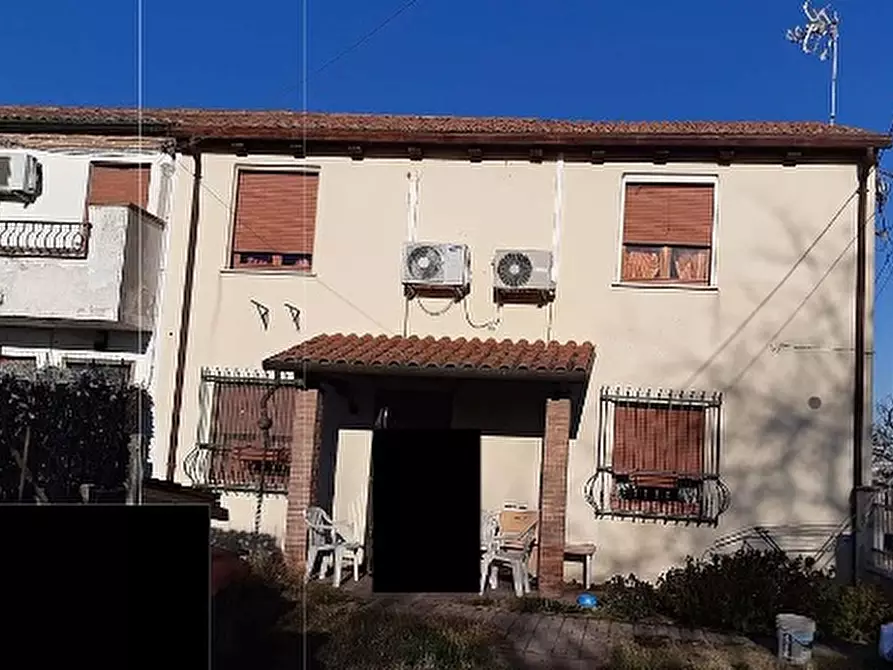 Immagine 1 di Villetta a schiera in vendita  in VIA AGUIARO 189 a Crespino