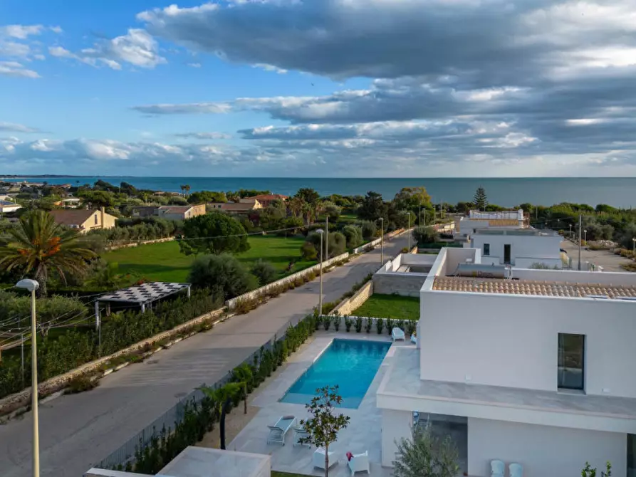 Immagine 3 di Villa in vendita  a Pozzallo