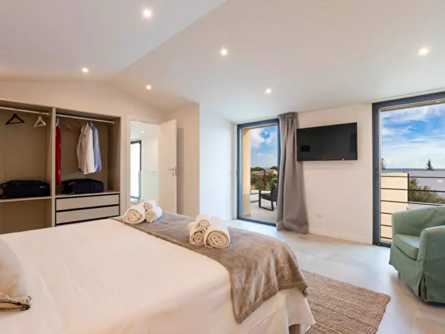 Immagine 10 di Villa in vendita  a Pozzallo