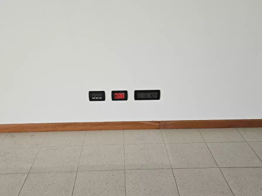 Immagine 9 di Ufficio in vendita  in Via Cavour a Este