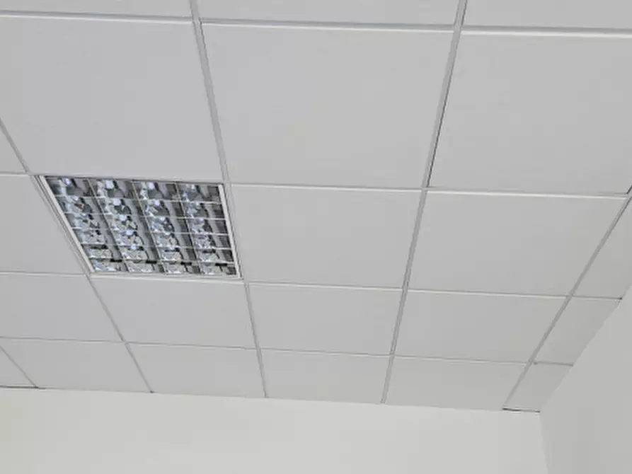 Immagine 14 di Ufficio in vendita  in Via Cavour a Este