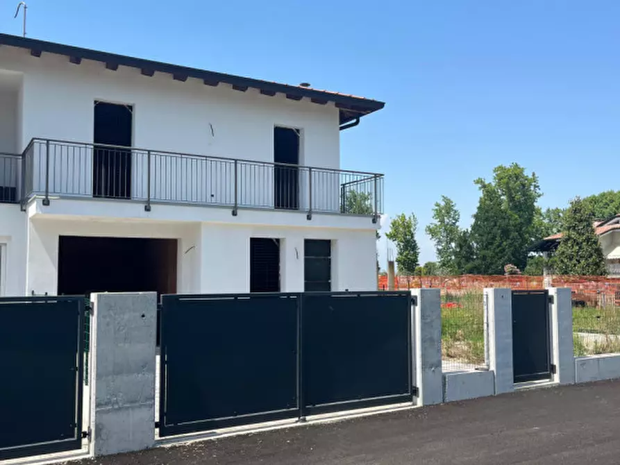 Immagine 5 di Casa trifamiliare in vendita  in via foscolo belfiore di pramaggiore a Pramaggiore