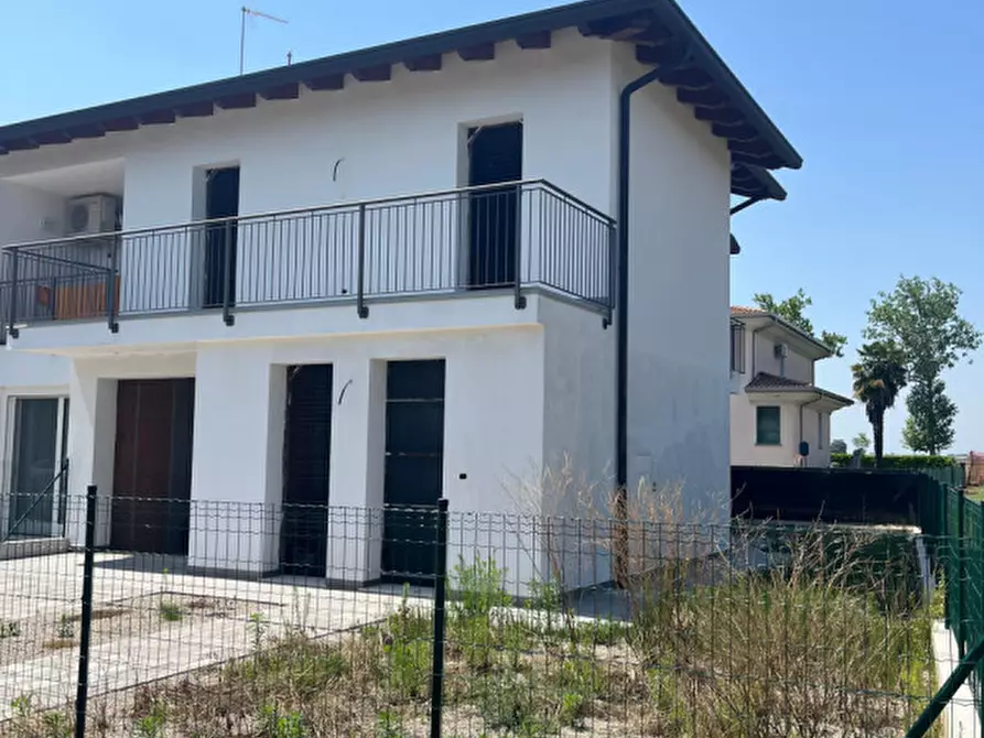 Immagine 7 di Casa trifamiliare in vendita  in via foscolo belfiore di pramaggiore a Pramaggiore
