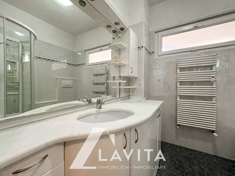 Immagine 19 di Appartamento in vendita  in via Resia a Bolzano