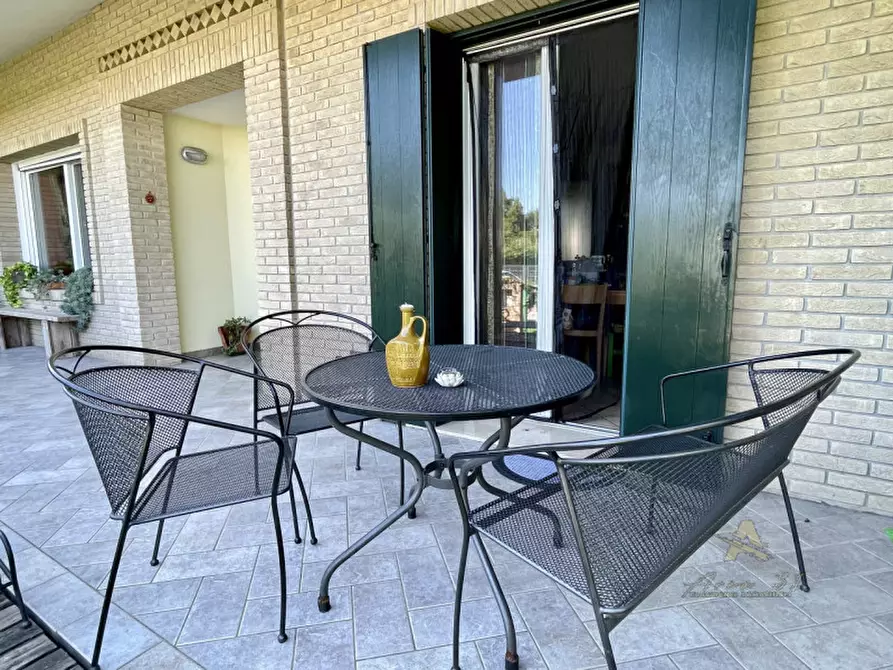 Immagine 3 di Villetta a schiera in vendita  in via mentana a Lignano Sabbiadoro