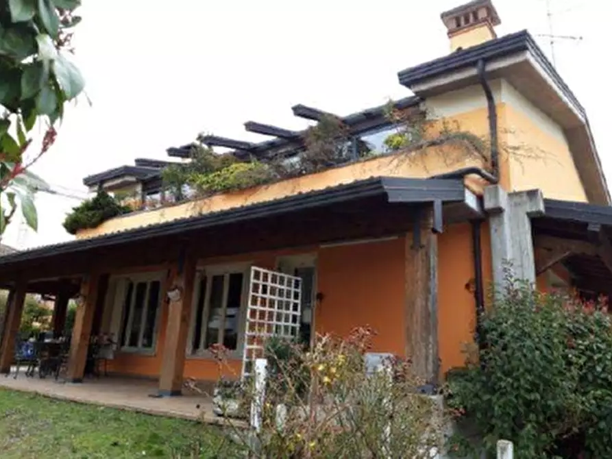 Immagine 1 di Villa in vendita  in VIA DE GASPERI 2/B a Desenzano Del Garda