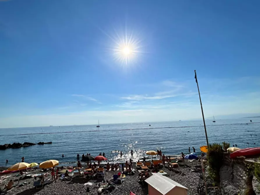 Immagine 1 di Appartamento in vendita  in Via Garibaldi a Camogli