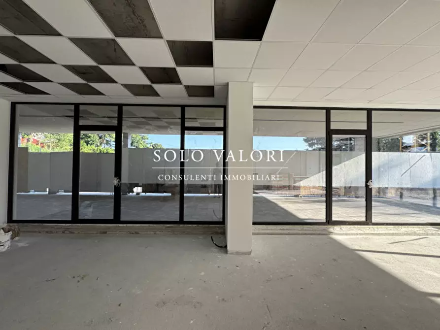 Immagine 5 di Negozio in vendita  in Via Cereria a Bassano Del Grappa