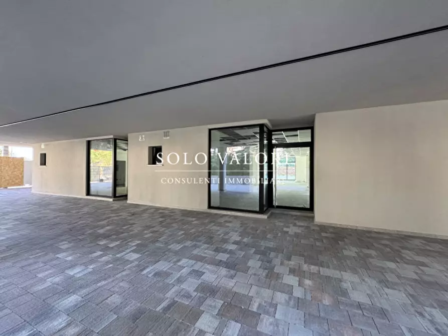 Immagine 10 di Negozio in vendita  in Via Cereria a Bassano Del Grappa