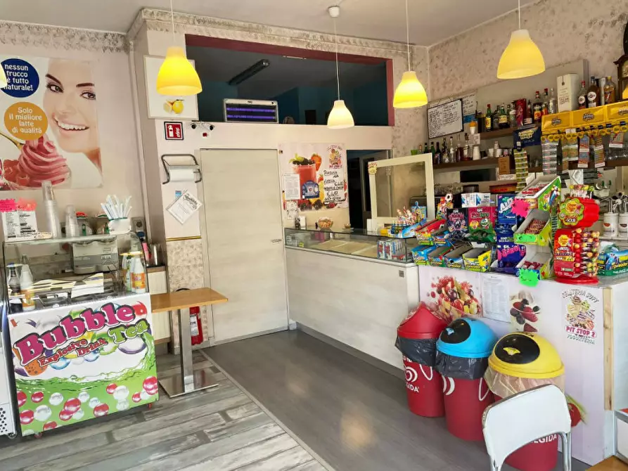 Immagine 6 di Attività commerciale in vendita  in via broli a Rezzato