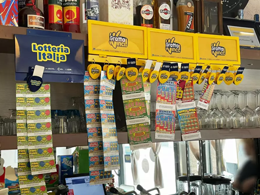 Immagine 9 di Attività commerciale in vendita  in via broli a Rezzato