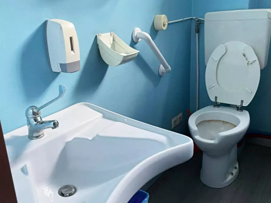 Immagine 19 di Attività commerciale in vendita  in via broli a Rezzato