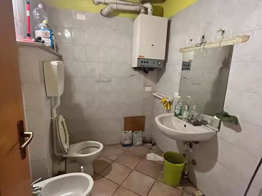 Immagine 2 di Negozio in affitto  in Via San Nazaro, 40 a Verona