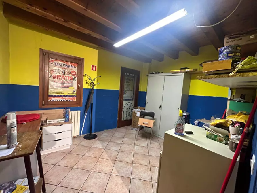 Immagine 9 di Negozio in affitto  in Via San Nazaro, 40 a Verona