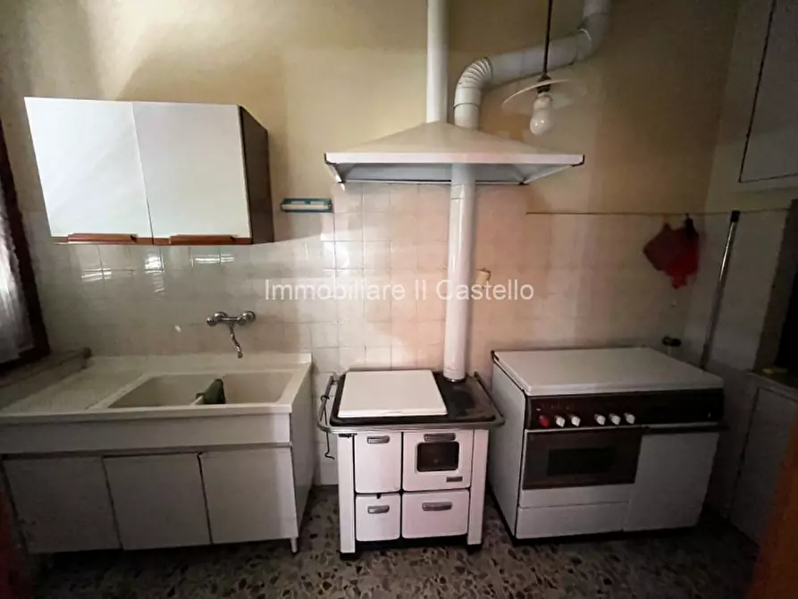 Immagine 8 di Casa indipendente in vendita  in Via Bartoli a Castiglione Del Lago