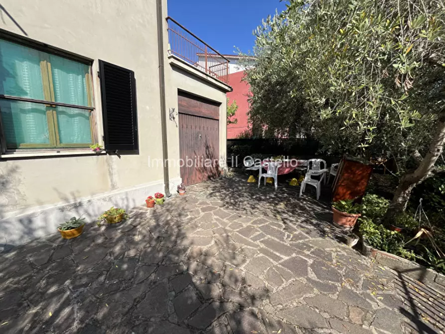 Immagine 18 di Casa indipendente in vendita  in Via Bartoli a Castiglione Del Lago