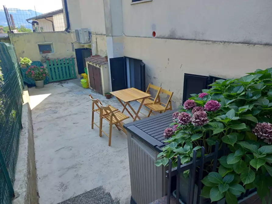 Immagine 14 di Appartamento in vendita  in via lessini a Cerro Veronese