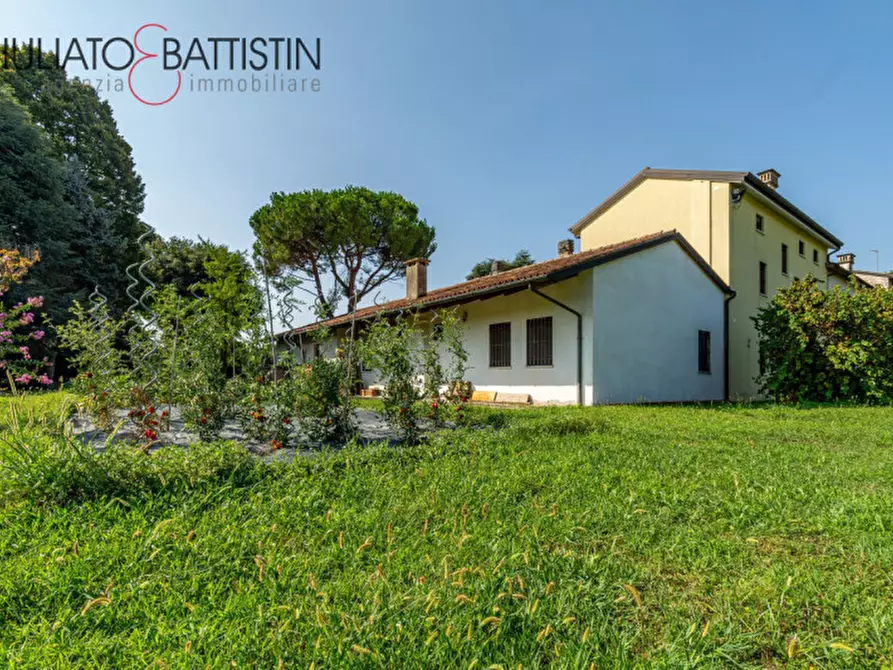 Immagine 1 di Rustico / casale in vendita  in Strada di Casale a Vicenza