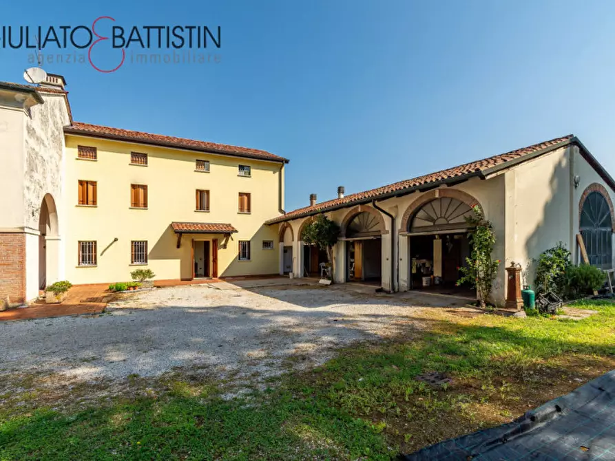 Immagine 2 di Rustico / casale in vendita  in Strada di Casale a Vicenza