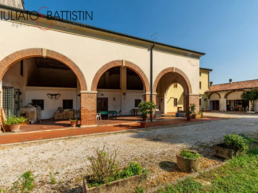 Immagine 5 di Rustico / casale in vendita  in Strada di Casale a Vicenza