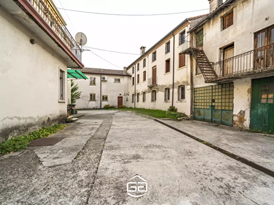 Immagine 3 di Rustico / casale in vendita  in Via Ponte, 72 a Castegnero