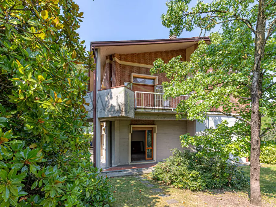 Immagine 8 di Casa bifamiliare in vendita  in Via appiani 1 a Merone