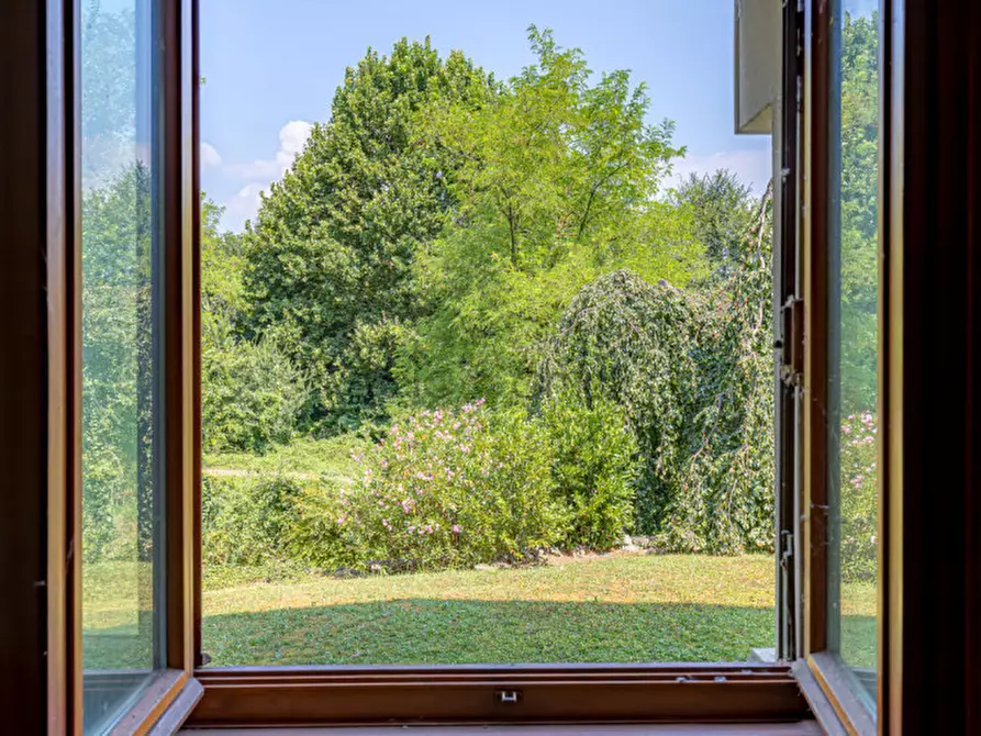 Immagine 24 di Casa bifamiliare in vendita  in Via appiani 1 a Merone