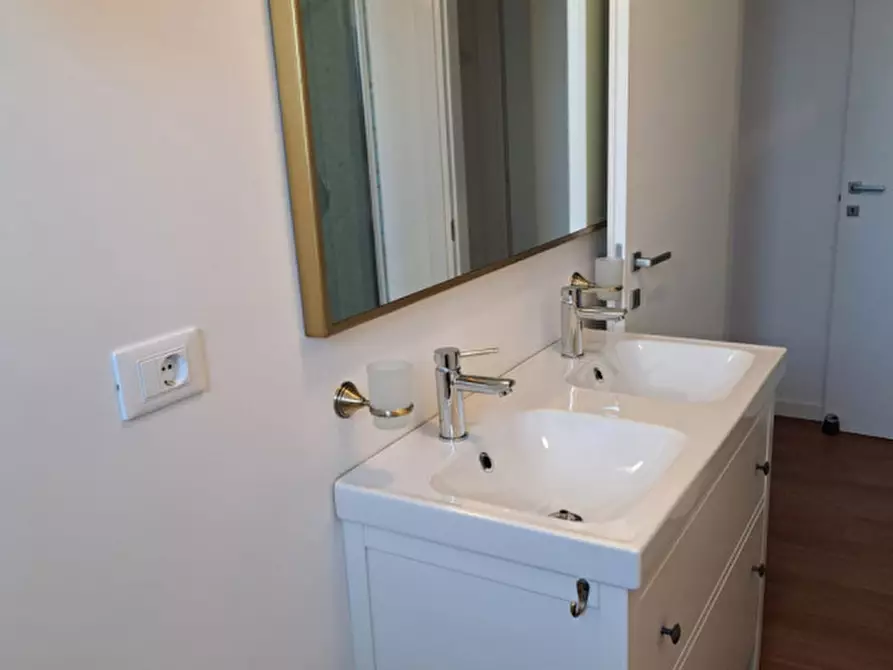 Immagine 32 di Attico in vendita  in via peschiera a Padova